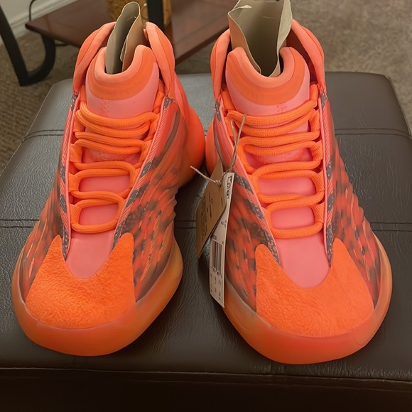 2023
Yeezy Quantum 'Hi-Res Orange Men's size 5 brand new - never worn - Picture 3 of 8